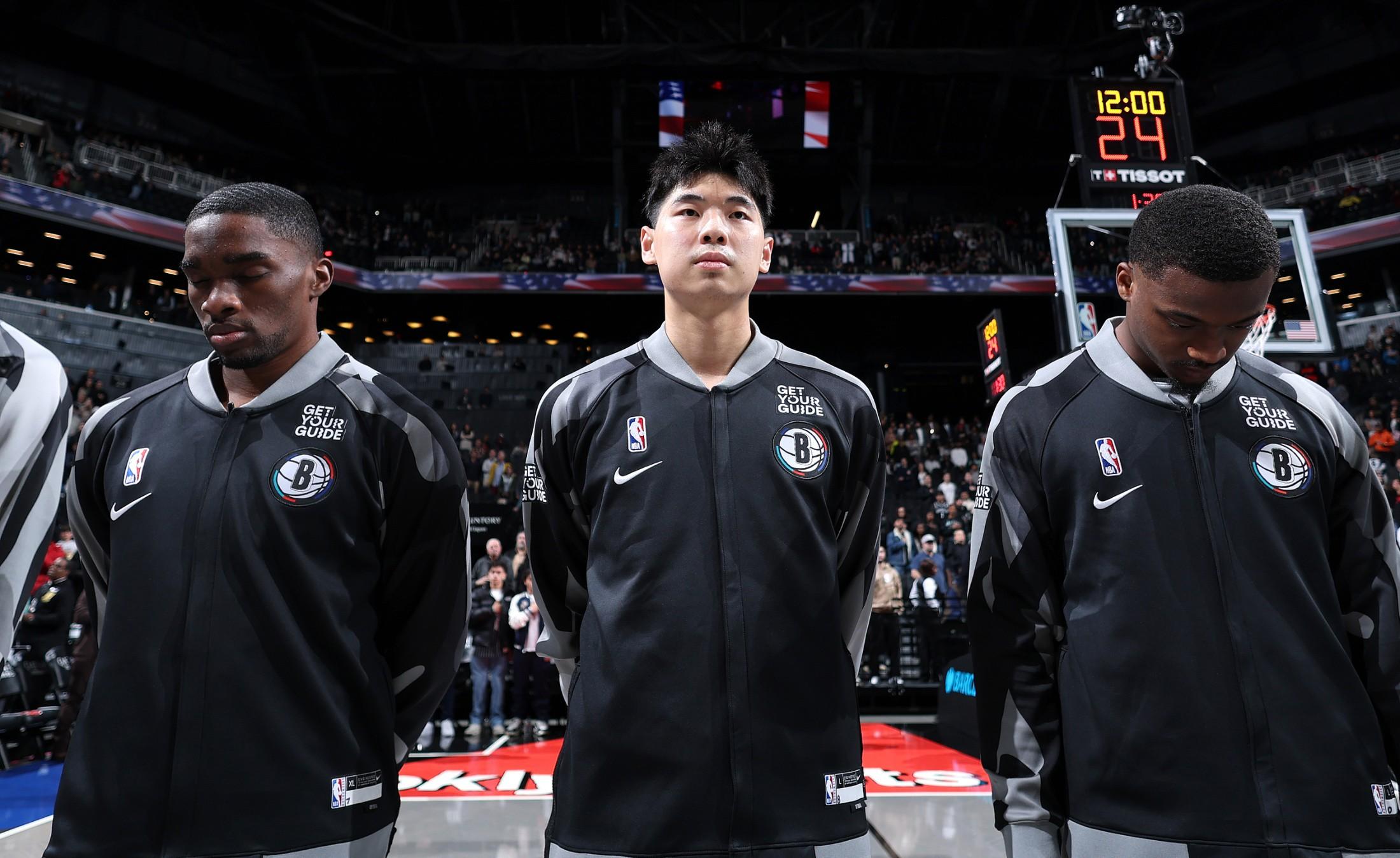 山西队轻取骑士，范弗利特统治全场